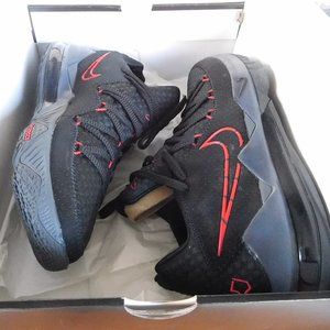 Nike Lebron Xvii Low Black / Red / Dark Grey Basketball Shoes S 13